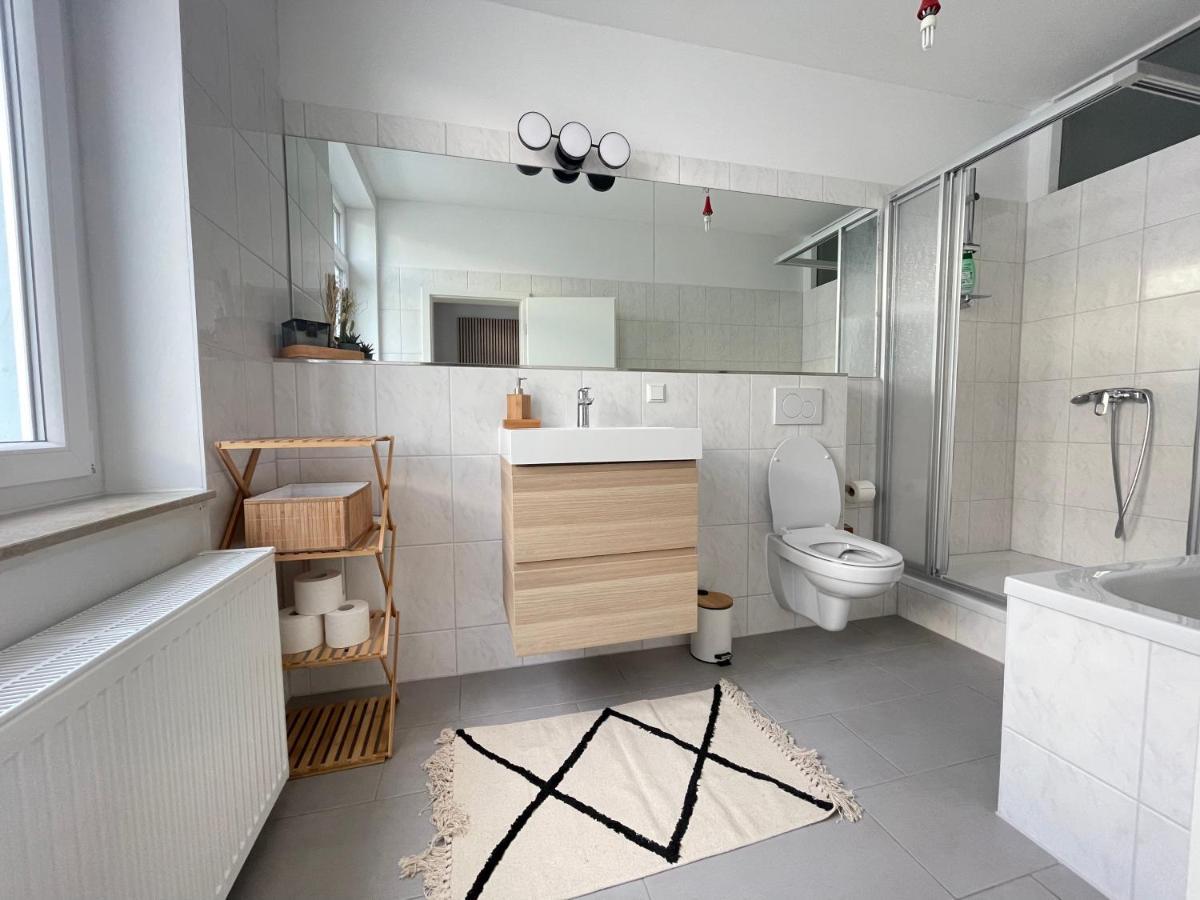 150Qm - 5 Rooms - Free Parking - Mallibase Apartments Hannover Ngoại thất bức ảnh